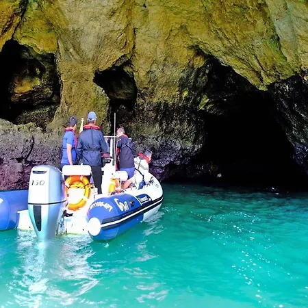 Located In The Heart Of Carvoeiro (Lagoa)